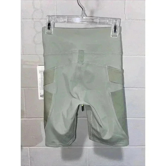 Lululemon Women's Cargo SHR Hiking Shorts 8" 2 Laurel Green LRLG Carabiner Loop - Picture 4 of 11